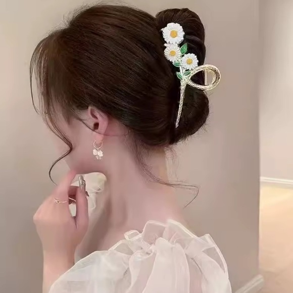 Gold Daisy Metal Enamel Hair Clip main image 4